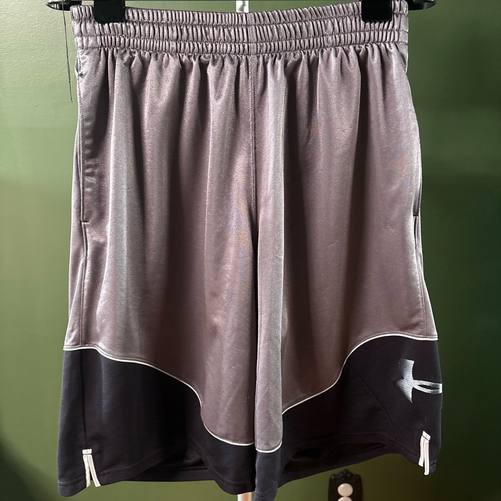 Under Armour Men's Two-Tone Gray Athletic Shorts